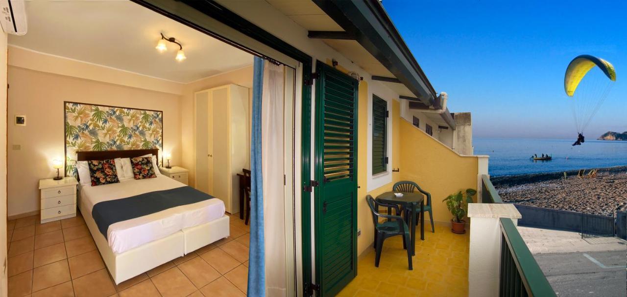 Casa Famiani Bed & Breakfast Letojanni Ngoại thất bức ảnh