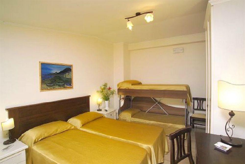 Casa Famiani Bed & Breakfast Letojanni Ngoại thất bức ảnh
